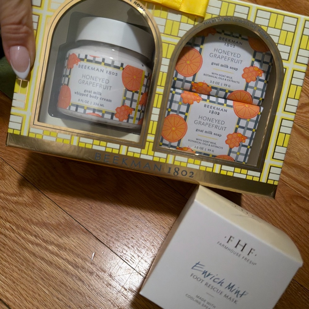 Beekman 1802 Honeyed Grapefruit Hand & Foot Set and Farmhouse Fresh EnrichMint